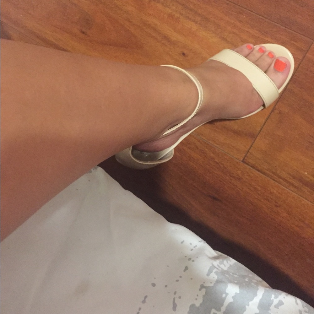 Size 5 Single strap beige sandals. NEVER WORN.